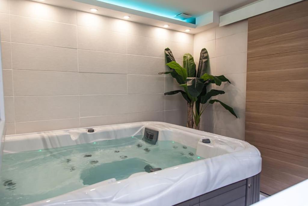 L'Escapade-Hypercentre-Parking Prive-Refait A Neuf Apartment Chateauroux Luaran gambar